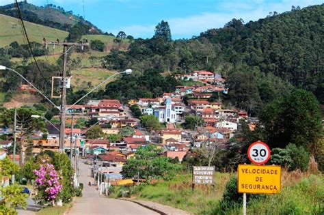 A Cidade Turismo Em Gonçalves Mg Turismo Cidade Cidades Do Brasil