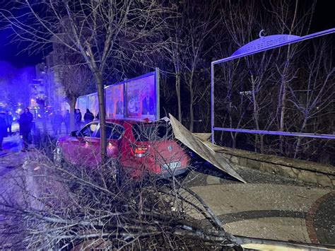 Korkun Kaza Otomobil Dura A Dald Asayi