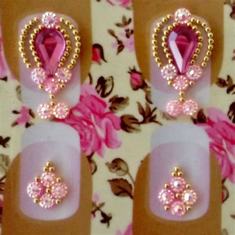 Pin De Mary Eduarda Em Manicuri Unhas Indianas Unhas Pedrarias Decoração De Unha