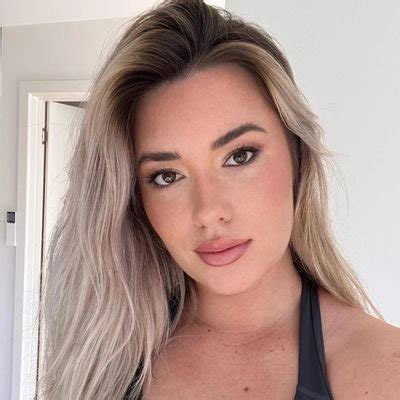 Ammy On Twitter RT Millene73516857 Would You Date A Mature Woman Like Me Https T Co
