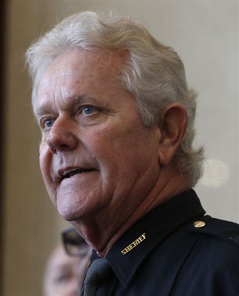 Lucas County Sheriff's Office purchases 17 body cameras - The Blade