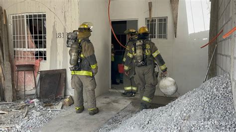 Retiro de cimbra provoca fuga de gas y explosión al oriente de Saltillo