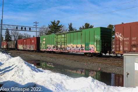 Bn Boxcar Burlington Northern Boxcar Heads East On The Ns Flickr