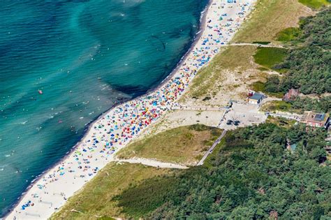 Luftaufnahme Ostseebad Wustrow Strandkorb Reihen Am Sand Strand Im