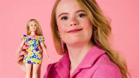 Usa Ecco La Prima Barbie Con Sindrome Di Down La Bambola Indossa