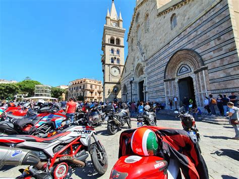 Il Funerale Di Milena Visalli A Messina Dolore Ed Emozione Per L