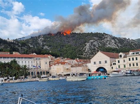 Buknuo požar iznad Hvara Vatra se brzo širi stižu kanaderi