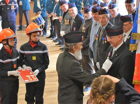 Ventron Des M Dailles Remises Trois Anciens Pompiers De Paris