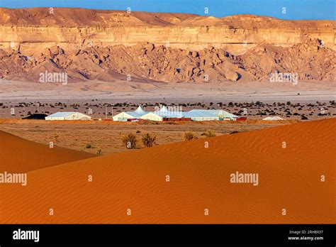 Tents in desert landscape, Saudi Arabia Stock Photo - Alamy