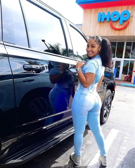 🐉 SHENSEEA 🐉 (@_shenseeaaa) • Instagram photos and videos | Favorite celebrities, Fashion, Capri ...