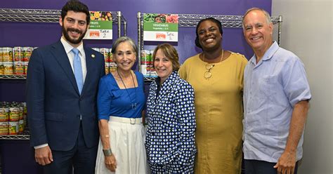 Chancellor Matos Rodríguez And Food Bank President Leslie Gordon