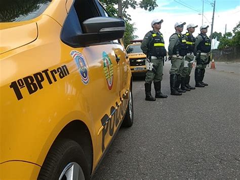 Jovem Preso Ap S Ser Flagrado Utilizando Adesivos Falsos Do Bptran Em