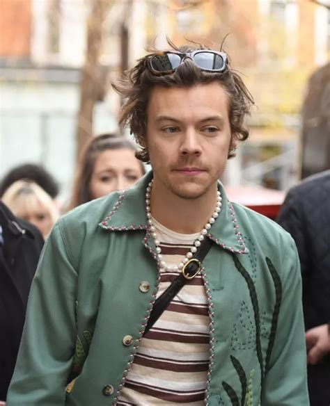 Harry Styles Threw Himself In Front Of Moving Car After Knifepoint