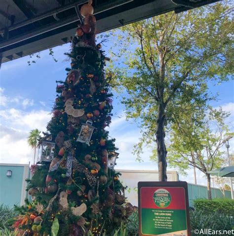 Photos Go On A 2020 Walt Disney World Christmas Tree Tour Allears Net