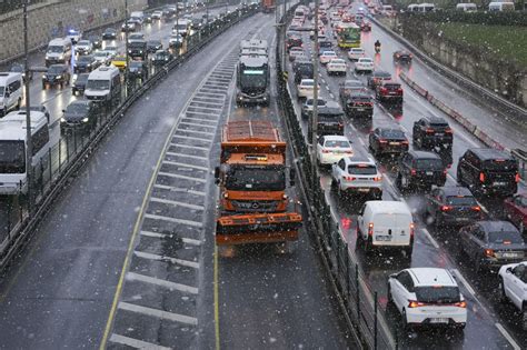 İstanbul da kar etkisini sürdürüyor