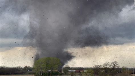 Advierten De Daños Catastróficos En Nebraska Por Tornado Que Azota El