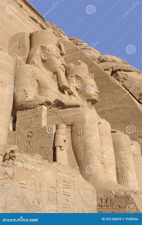 Esculturas De Pedra Em Templos De Abu Simbel Em Egito Foto De Stock