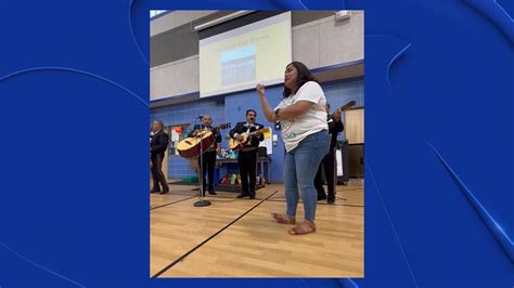 Mesquite ISD Teacher Signs Lyrics to Music Performance So All Can Enjoy ...