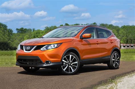 2017 Nissan Rogue Sport SUV Pricing - For Sale | Edmunds