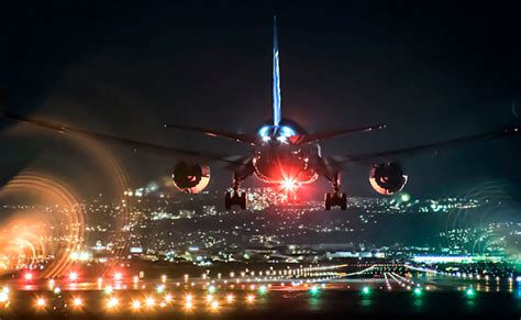 Fotos De Aviones Aterrizando Y Despegando Al Anochecer