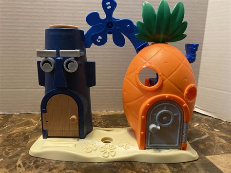 Bikini Bottom Houses