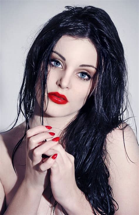 Pale Skin Dark Hair Blue Eyes And Stunning Red Lips Black Hair Pale Skin Pinterest Pale