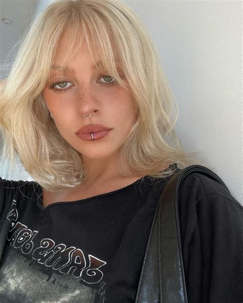 Pin By Antonella Orazi On Bleach Blonde Hair In 2025 Bleach Blonde Hair Short Blonde Hair