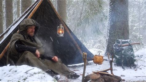 4 Days Winter Bushcraft in Snow, High Winds and Rain - Canvas Poncho ...