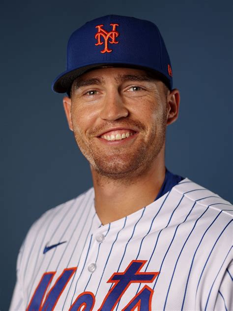 What is Brandon Nimmo's Contract as of 2023?