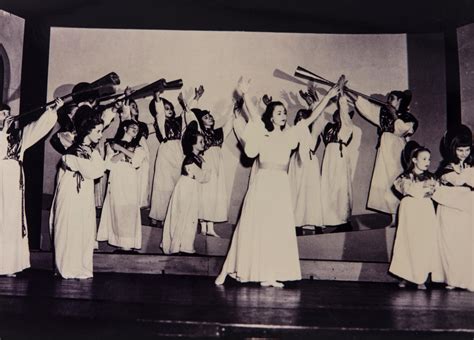 Friends honor mary anne dalton during a special ceremony 12