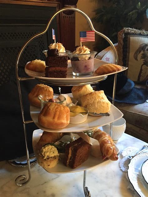 Tea Time at St. James Tea Room | Strawberry Juices