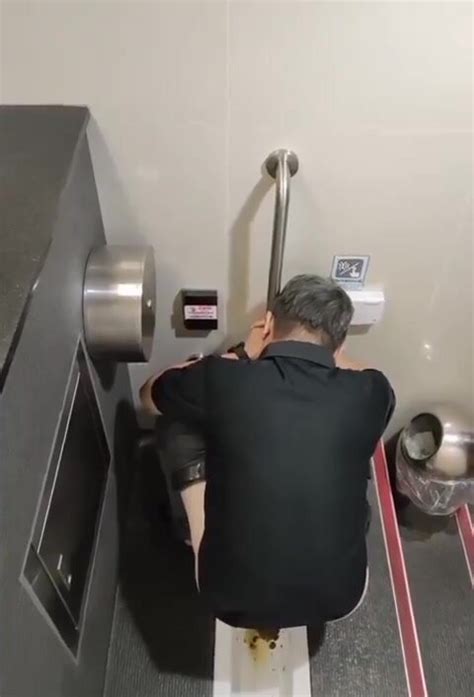 Hot Daddy Caught Having Diarrhea ThisVid