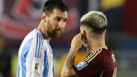 Lionel Messi Y Yeferson Soteldo Tuvieron Un Duro Cruce En El Empate De