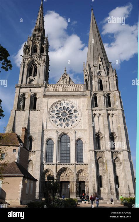 Restaurada Fachada Oeste Catedral De Chartres Fotograf As E Im Genes De