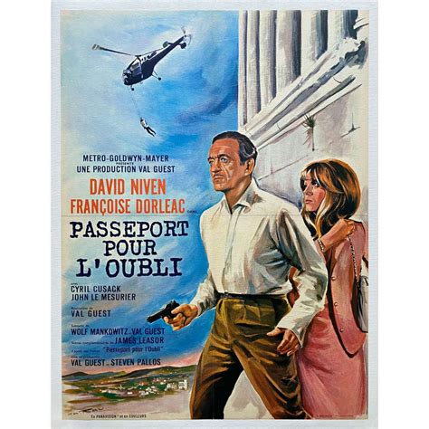 Affiche de film entoilée française de PASSEPORT POUR L OUBLI 60x80 cm