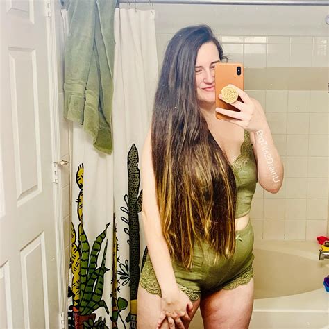 Irish Milf With Long Hair Scrolller