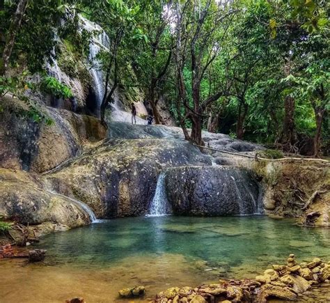 Pantai Air Terjun Dan Sendang Jadi Satu Di Pantai Pelang Destinasi