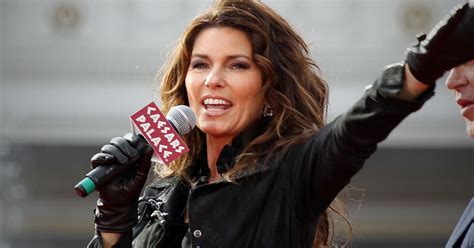 Shania Twain Readies Comeback With New Single