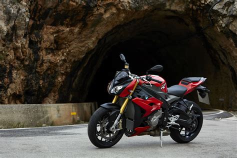 First ride: BMW S1000R review | Visordown