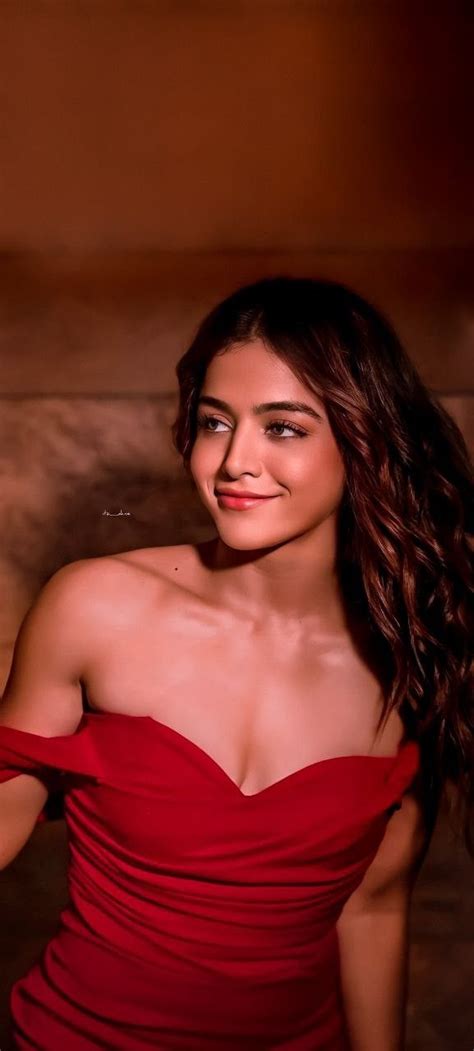 Pin By Sivakumar On Wamiqa Gabbi In Beautiful Actresses Bollywood Actress Hot Photos