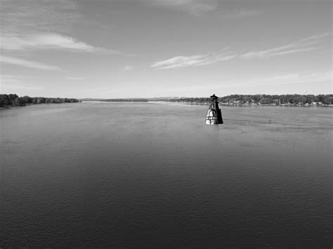 Ottawa River Lighthouse Ruins - CapitalGems.ca