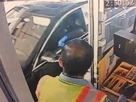 Bay Bridge and Carquinez Bridge toll plazas robbed in one day, CHP says