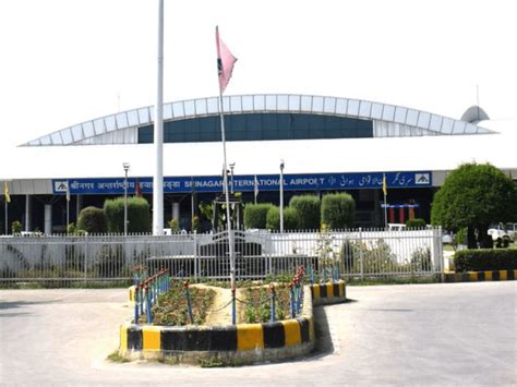 Srinagar airport witnesses surge in tourist traffic