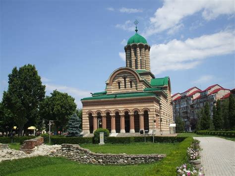 Catedrala Arhiepiscopal Din T Rgovi Te Acasa La Romani