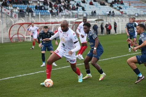 Kevin Tabué l homme fort de l attaque du Bourges Foot 18 qui reçoit