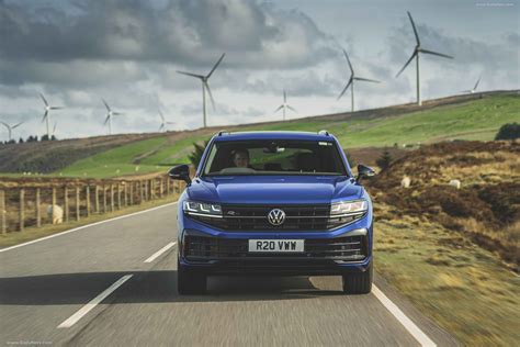 2024 Volkswagen Touareg R eHybrid UK Version - Stunning HD Photos ...