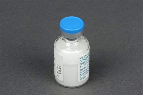 Novartis Simulect (basiliximab) 20 mg vial | National Museum of American History