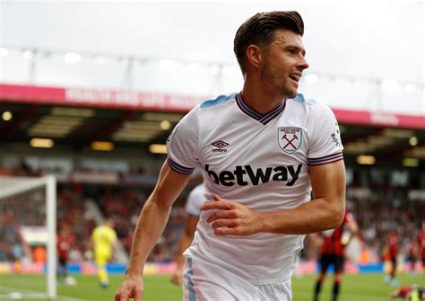 west ham united roshane thomas heaps praise  aaron cresswell