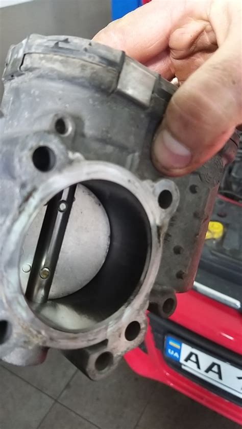 Чистка дросселя — Ford Focus III Wagon, 1,6 л., 2011 года | визит на ...