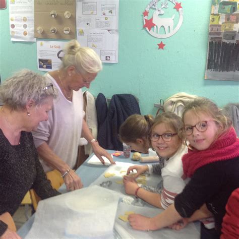 Atelier Patisserie pour le marché de Noël en ce2 cm1